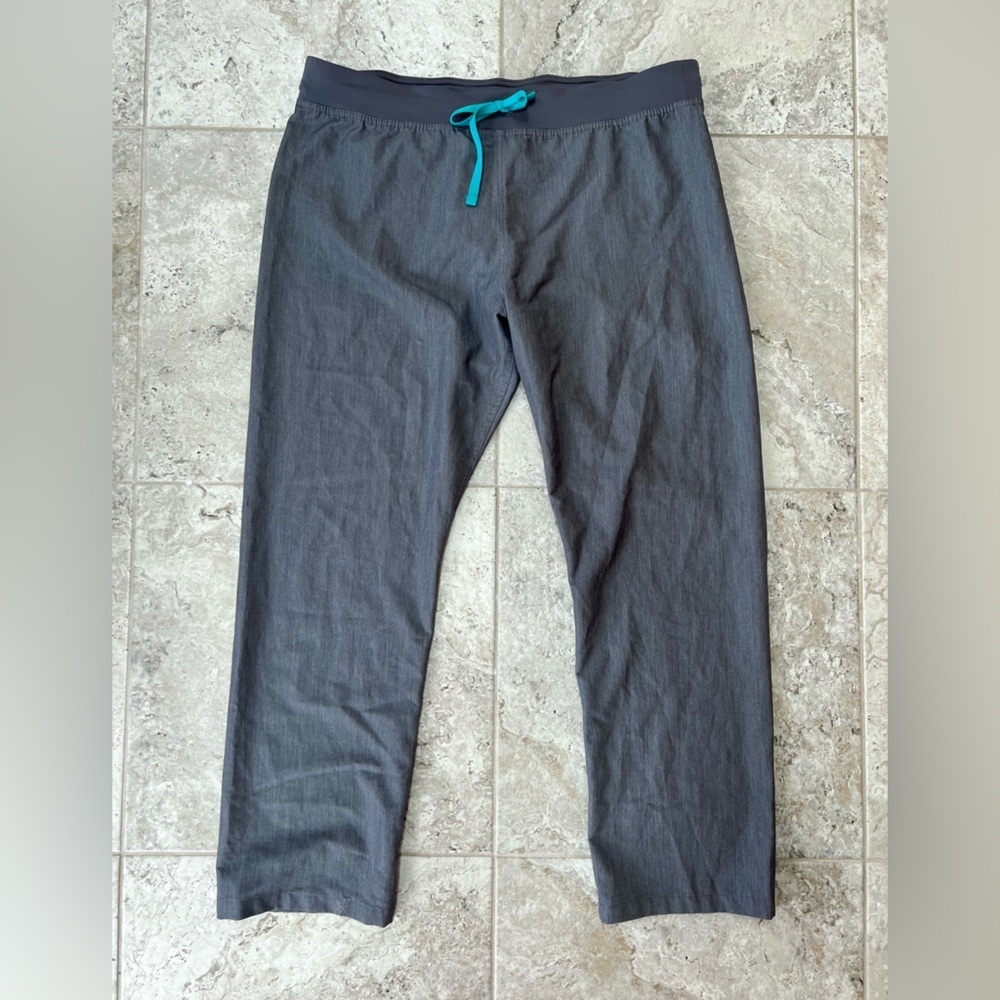 FIGS Livingston Basic Scrub Pants in Graphite Grey (PO #1659), size XL